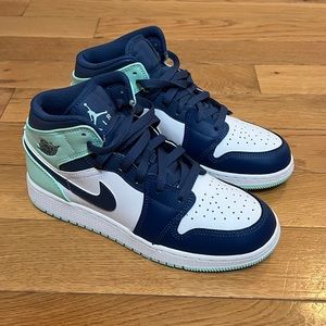 Air Jordan 1 Mid GS ‘Blue Mint’